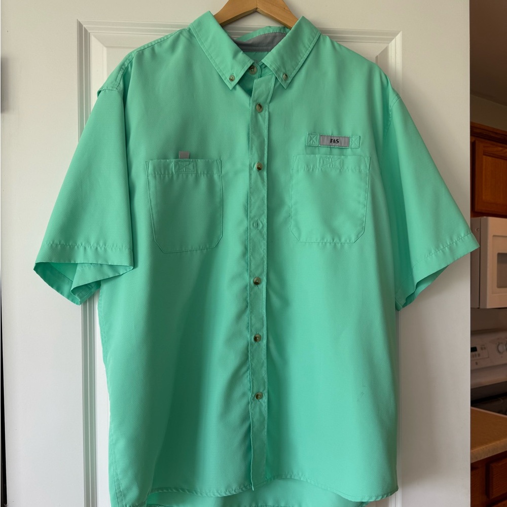 Field & Stream Light Green Casual Button Down Shirt